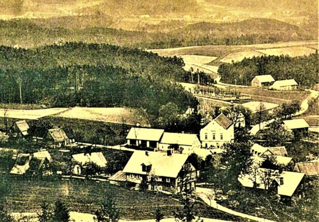 travnik-a-silnice-1900.jpg